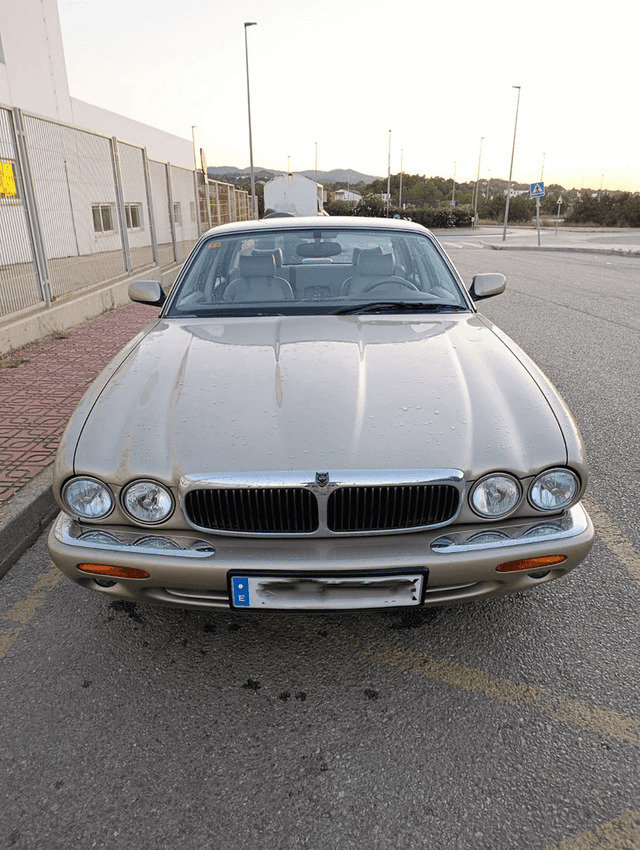 Jaguar XJ8 4.0 V8