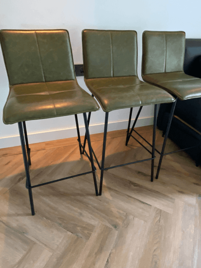 3x bar stool