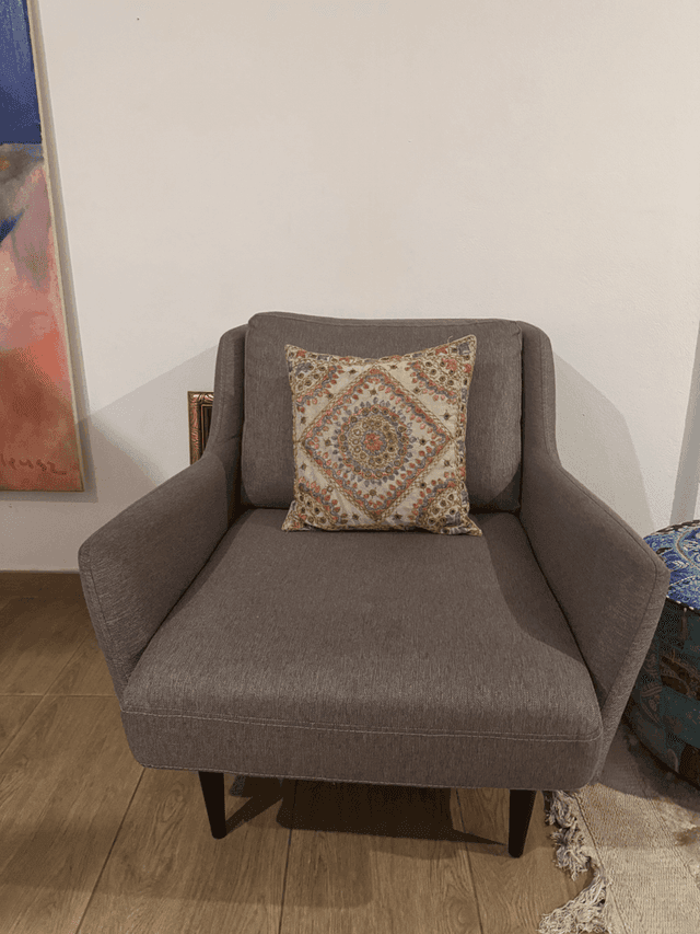 Grey armchair sillon